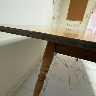 Rockport Drop-Leaf Table (L-HS)