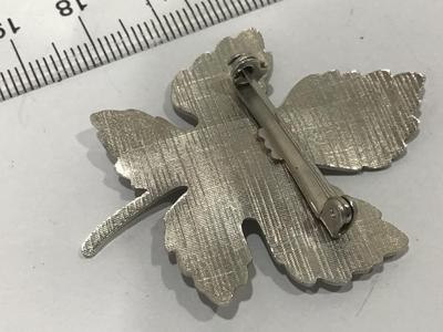 Matte Silver Tone Diamond Cut Design Maple leaf