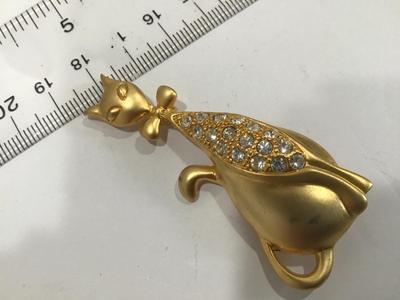 Brushed Gold Tone Rhinestone Kitty