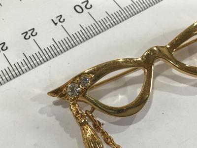 Avon Cat’s eye Glass With Rhinestones