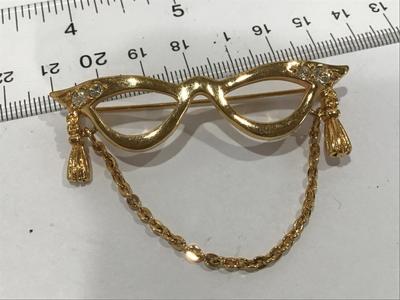 Avon Cat’s eye Glass With Rhinestones