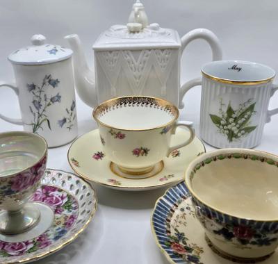 LOT 117: Lenox Butler's Pantry Tea Pot and Multiple Cups and Saucers and 2 Mugs