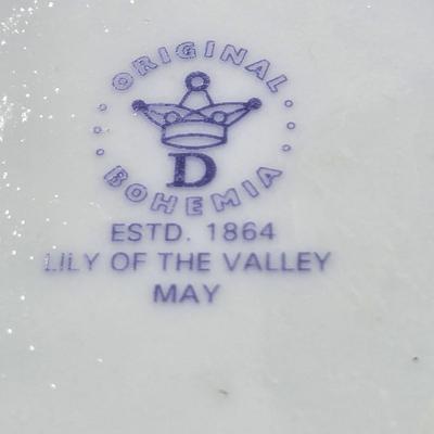 LOT 117: Lenox Butler's Pantry Tea Pot and Multiple Cups and Saucers and 2 Mugs