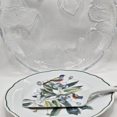 LOT 120: Vintage MCM Lamp, Cake Plate and Server, Vintage Tea Towels, and More