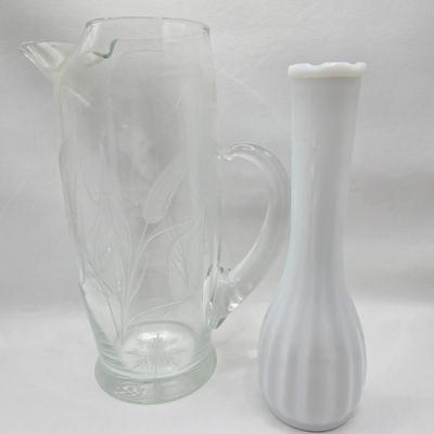 LOT 120: Vintage MCM Lamp, Cake Plate and Server, Vintage Tea Towels, and More