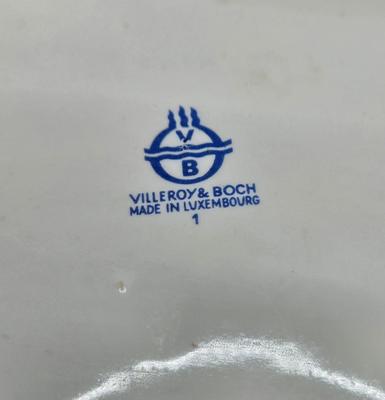 LOT 124: MCM Metal Serving Tray, Villeroy & Boch Serving Dish, and Americana Wooden Picnic Basket with Small Lap Trays