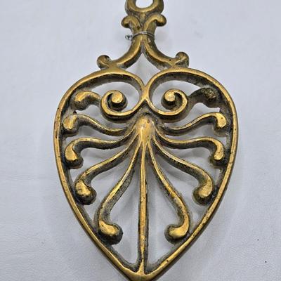 LOT 125: Bicentennial Placemats and Napkins, ARC France Glass Cannister, Hull Pottery Alpine Pretzel Jar, and More