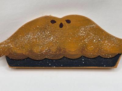 LOT 126: Country Kitchen Decor