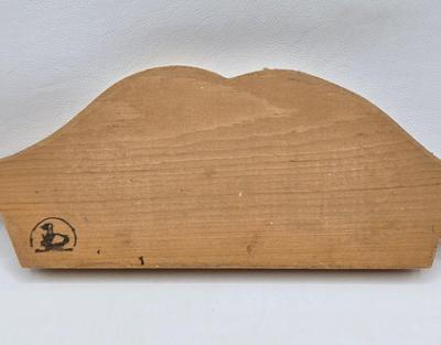 LOT 126: Country Kitchen Decor