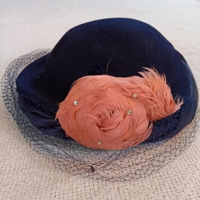 LOT 138: Geo W. Bollmans Doeskin Felt Hat, Elizabeth Carole Purse & More