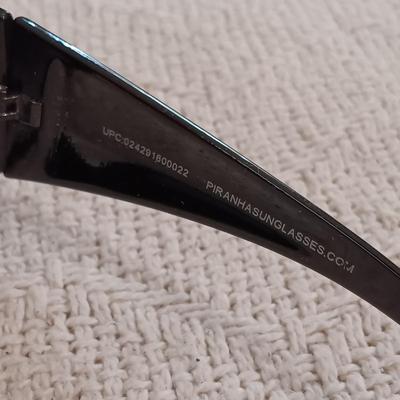 LOT 138: Geo W. Bollmans Doeskin Felt Hat, Elizabeth Carole Purse & More