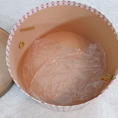 LOT 138: Geo W. Bollmans Doeskin Felt Hat, Elizabeth Carole Purse & More