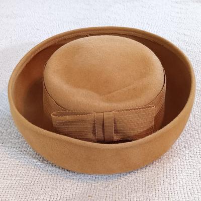 LOT 139: Geo W. Bollmans Excello Wool Hat, Gigi for LMA Straw Hat, Quilted Purse & More