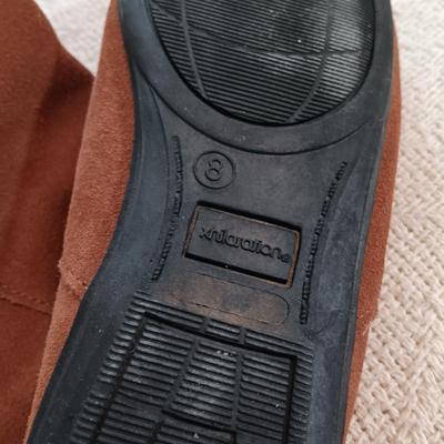 LOT 141: Xhilaration Fringe Boots, HC Bar Ranchwear Shirt, Laminate Leather Handbag & More