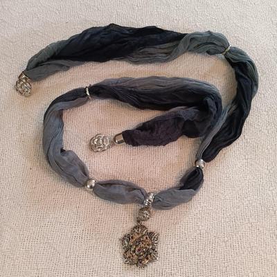 LOT 143: Set of (6) Handbags - Stone Mountain, Brighton, Great American Leatherworks & More