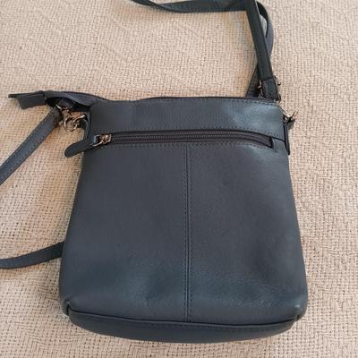 LOT 143: Set of (6) Handbags - Stone Mountain, Brighton, Great American Leatherworks & More