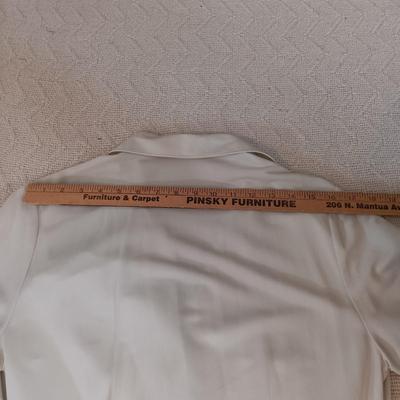 LOT 148: WWII Bruck's Nurses Cape and White Nurses Uniform