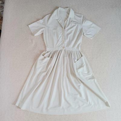 LOT 148: WWII Bruck's Nurses Cape and White Nurses Uniform