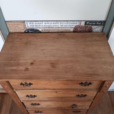 LOT 149: Vintage Chest of Drawers w/Mirror
