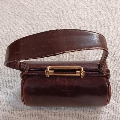 LOT 151: Vintage Merrimac Merri-Soie , Shari Brett & Sears Millinery Hat Collection, Bienen Davis 1950s Brown Barrell Purse &...