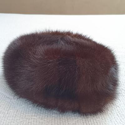 LOT 151: Vintage Merrimac Merri-Soie , Shari Brett & Sears Millinery Hat Collection, Bienen Davis 1950s Brown Barrell Purse &...