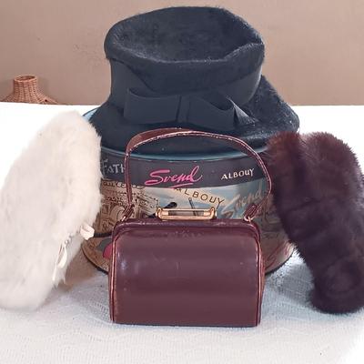 LOT 151: Vintage Merrimac Merri-Soie , Shari Brett & Sears Millinery Hat Collection, Bienen Davis 1950s Brown Barrell Purse &...