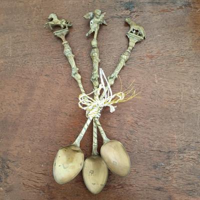 LOT 158: Unique Glass Colbalt Blue Beverage Stirrers Flatware, Vintage Souvenir Spoons, Vintage Folk Art Uncle Sam Tin Metal Shelf Sitter...