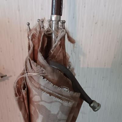 LOT 161: Vintage Umbrellas/Parasols