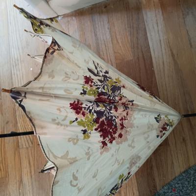 LOT 161: Vintage Umbrellas/Parasols