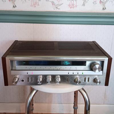 LOT 162: JVC Stereo Cassette Deck TD-W222 with Pioneer SX-3500 Stereo Receiver