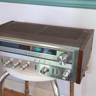 LOT 162: JVC Stereo Cassette Deck TD-W222 with Pioneer SX-3500 Stereo Receiver