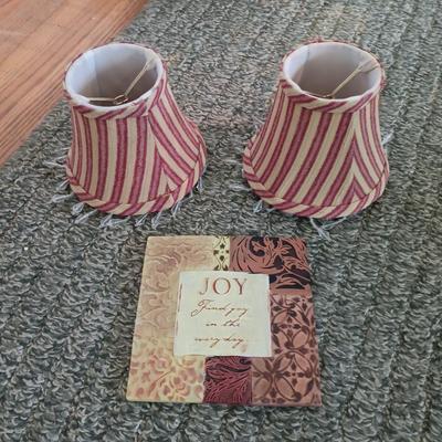 LOT 217: Shabby Chic Home Decor: Lamp, Pictures Frames, Crocheted Doilies & More