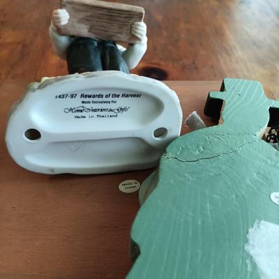 LOT 220: Harvest Time Collection: "Calendar" Throw Blanket, Leaf Platter Home Interior Pilgrim Figurine, Lazy Susans & More