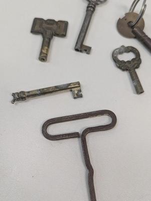 Vintage Skeleton Keys