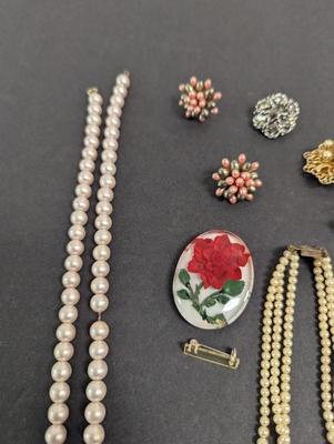 Vintage Necklaces & Earrings