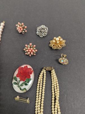 Vintage Necklaces & Earrings