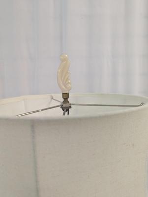 Mid-Century Alacite Aladdin Electric Lamp - Lily Of The Valley Pattern