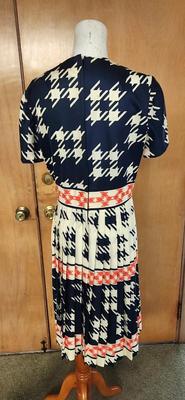 Lot #106 Vintage Leslie Fay Wrap Style Dress