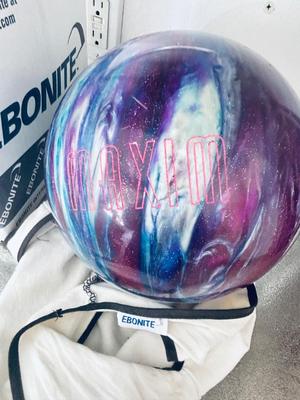 EBONITE MAXIMUM BOWLING BALL