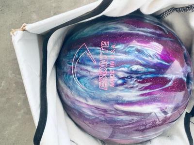 EBONITE MAXIMUM BOWLING BALL