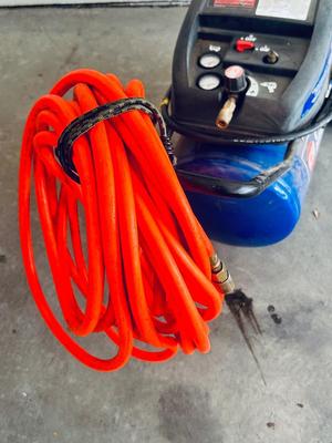 CAMPBELL HAUSFELD 13 GALLON AIR COMPRESSOR WITH AIR CHUCKS AND HOSE