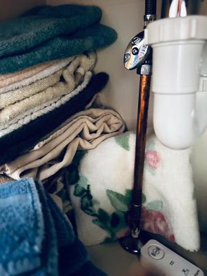 VARIETY OF BATH TOWELS, HAND TOWELS AND WASHCLOTHS
