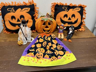 Halloween Decor Lot