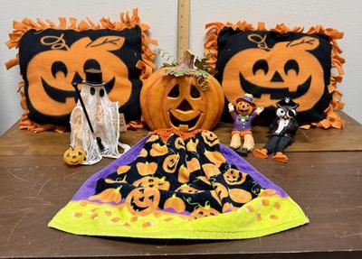 Halloween Decor Lot