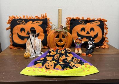 Halloween Decor Lot