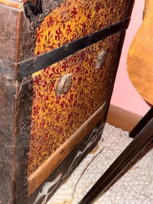 Sale Photo Thumbnail #849: U140-Antique trunk