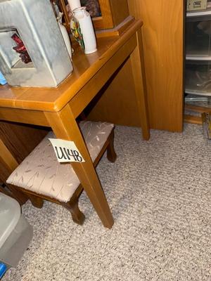 Sale Photo Thumbnail #894: U148-Small table w/stool