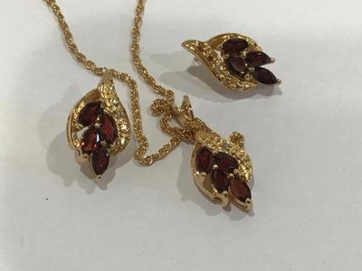 Fashion Set Pendant and Earrings