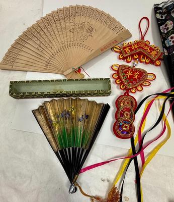 Vintage Folding Hand fans Lot