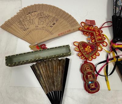 Vintage Folding Hand fans Lot